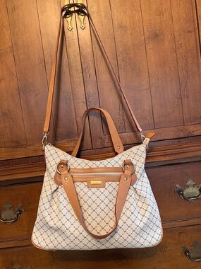 Rioni Cream and Tan Patterned Shoulder Bag see photos for detailed description